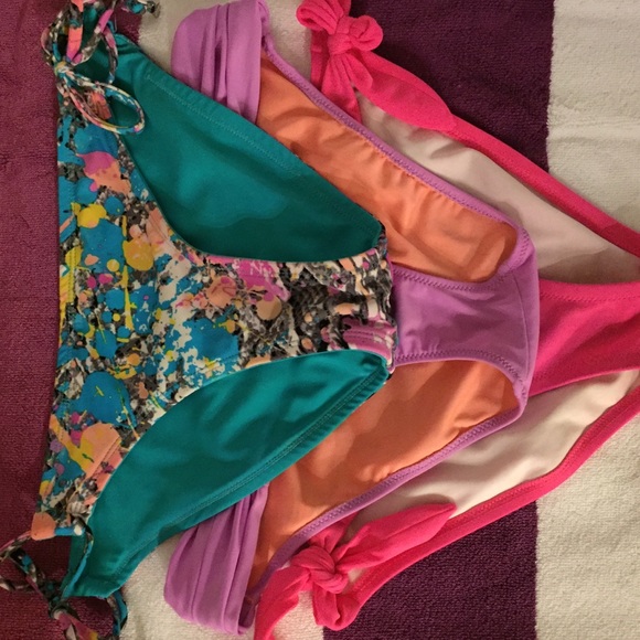 🔥One piece red and one White only Left!! VICTORIAS BIKINI BOTTOMS & Tops - Picture 8 of 8